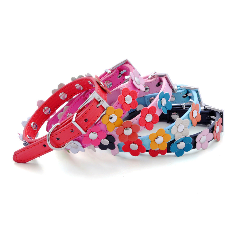 A Row Of Small Flower PU Pet Collar