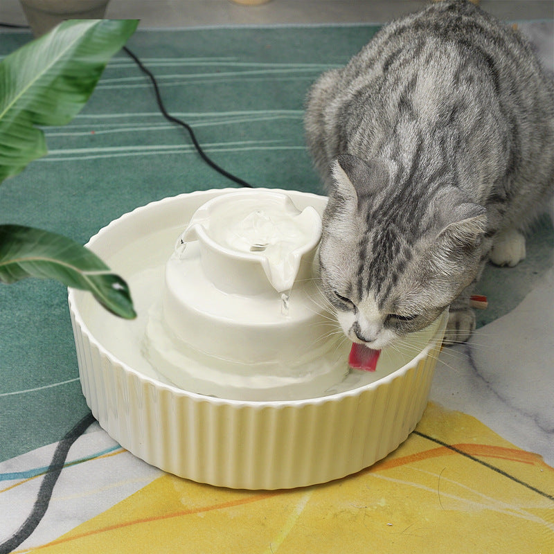 Cake ceramic pet water dispenser