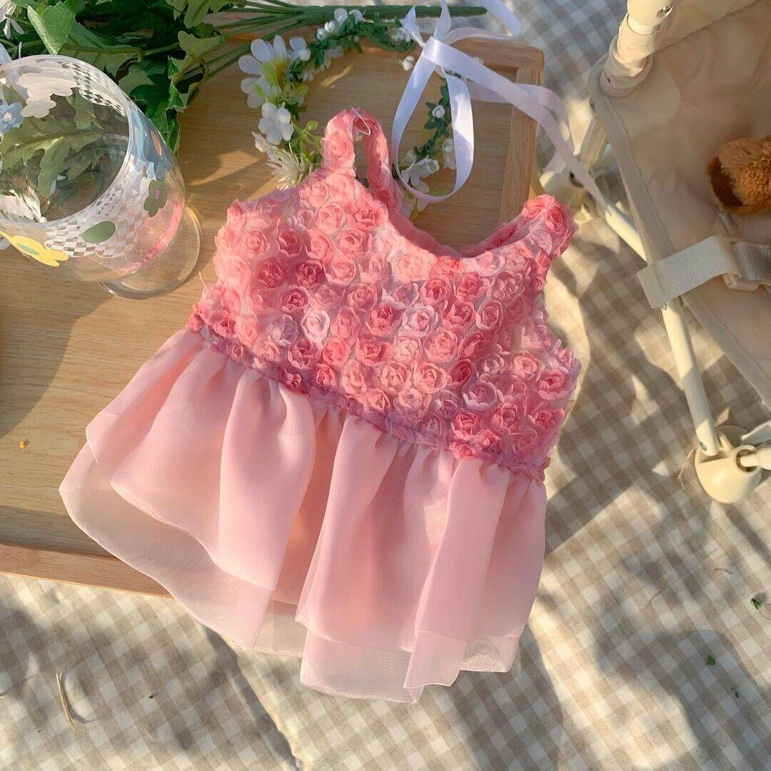 Vestido para mascotas de moda de primavera y verano.