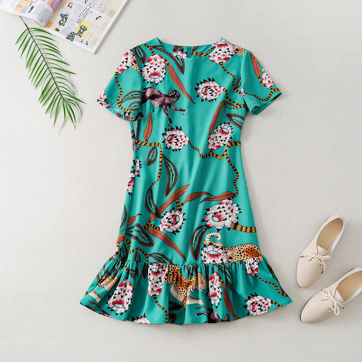 Vestido estampado animal con volantes