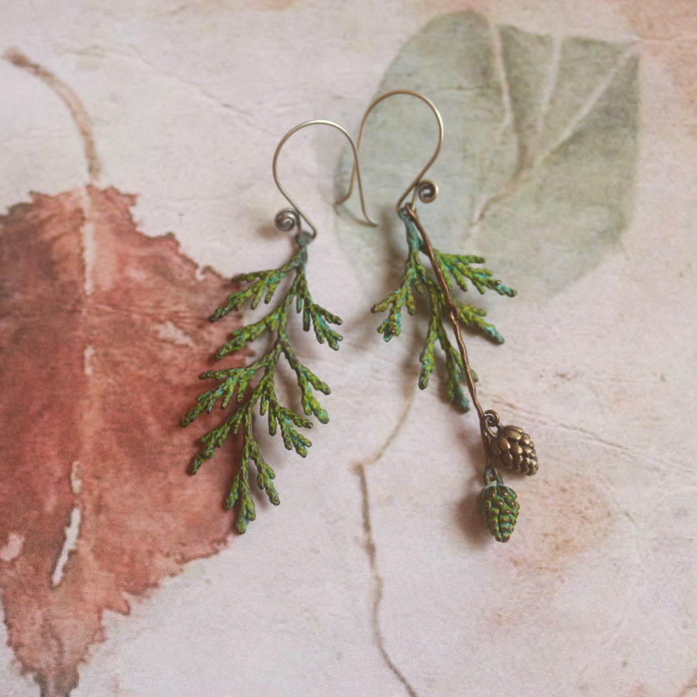 boucles d’oreilles vintage originales de branche de pin de plante