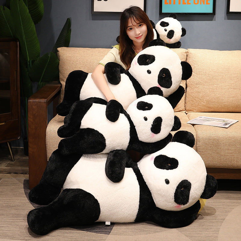 Peluche panda super douce et mignonne, couchée et endormie