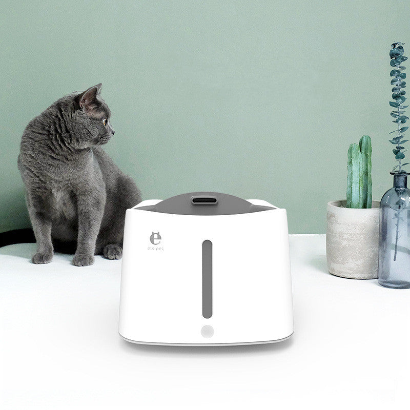 Filtrar y hacer circular automáticamente el bebedero para gatos