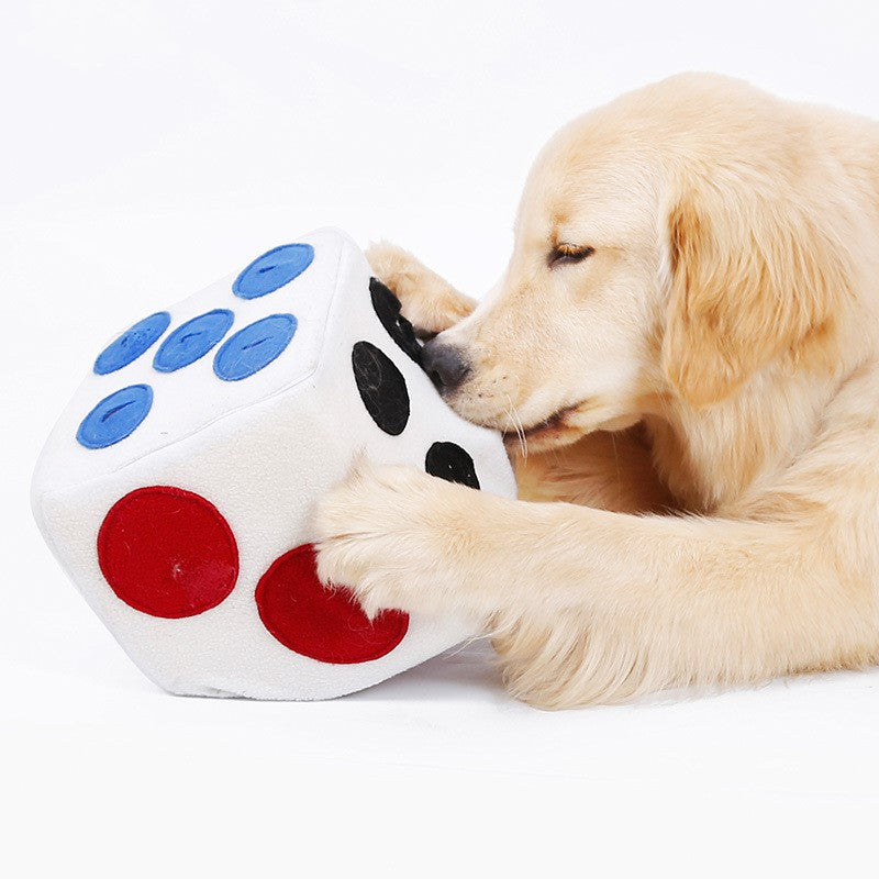 Muñeco de dados de colores entrenando para jugar y olfatear mascotas.