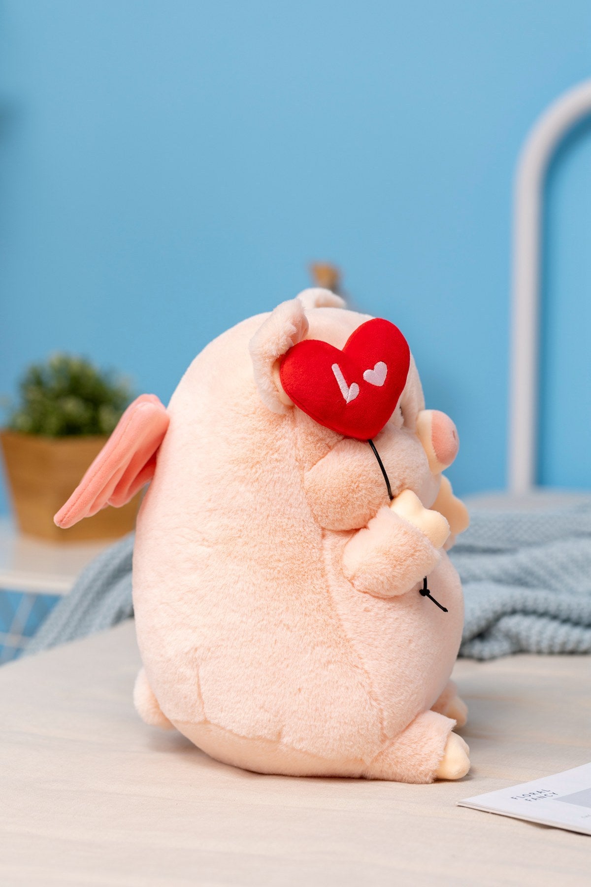 Poupée d'amour en peluche cochon ange