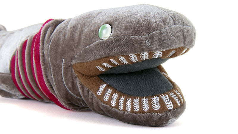 Jouet en peluche animal mignon de poupée de requin à volants