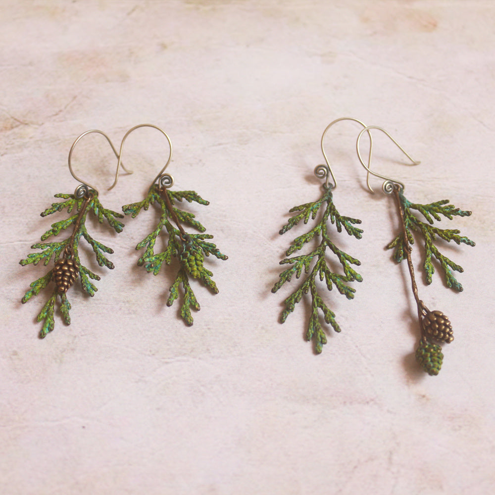 boucles d’oreilles vintage originales de branche de pin de plante