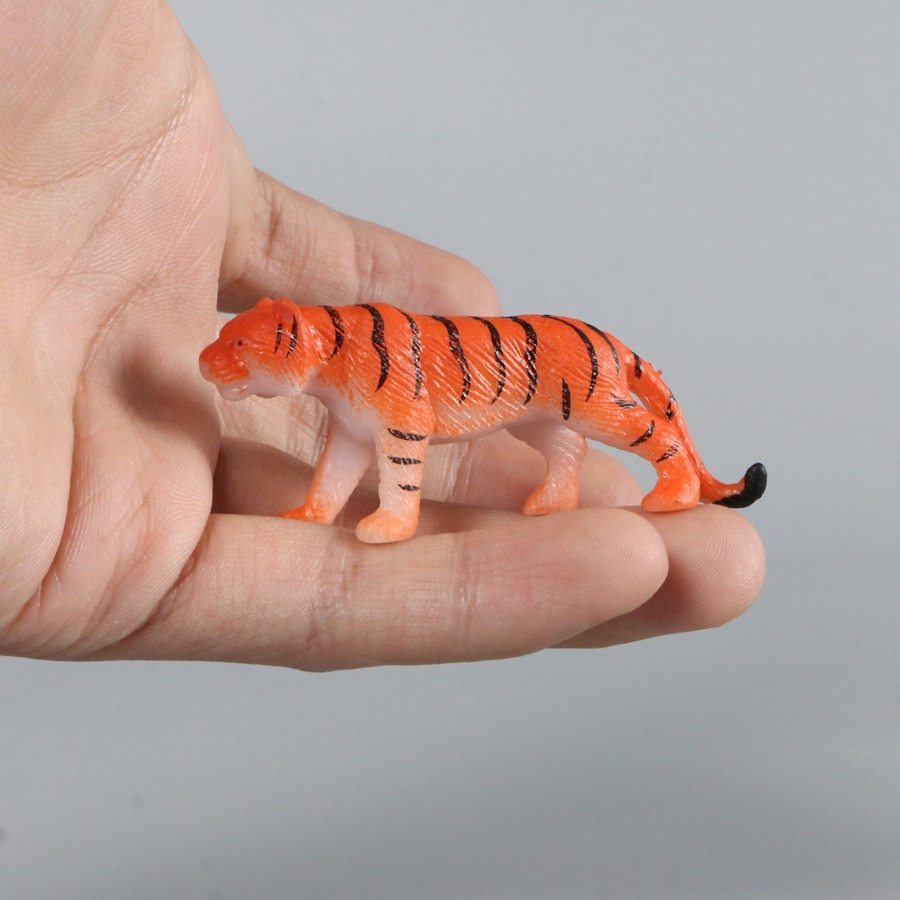 Animal plastic toy