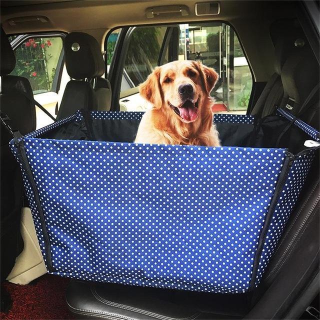 Hamac de voiture pliable portable de voyage. Siège auto étanche et sûr pour votre chien