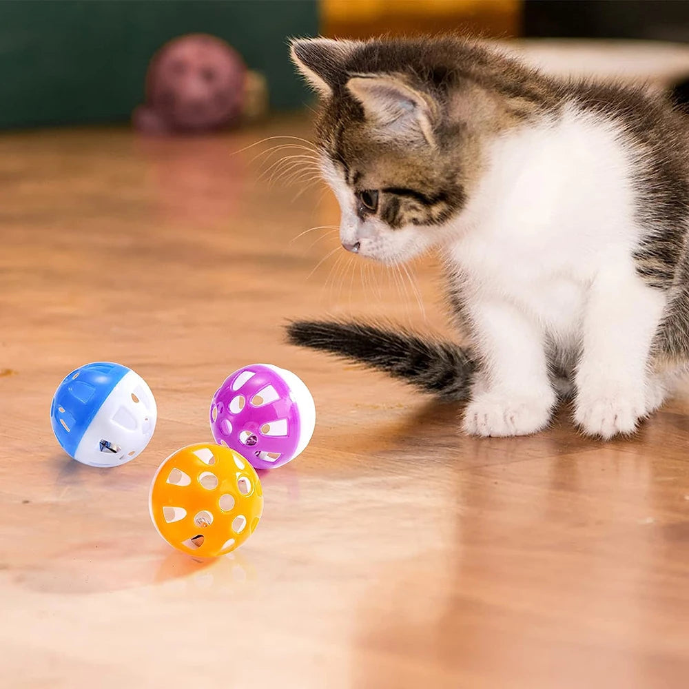 20 piezas pelotas de juguete para gatos, Gato, gatito, jugar bolas de plástico con cascabel, sonajero para perseguir, juguetes para gatos a granel, Color aleatorio