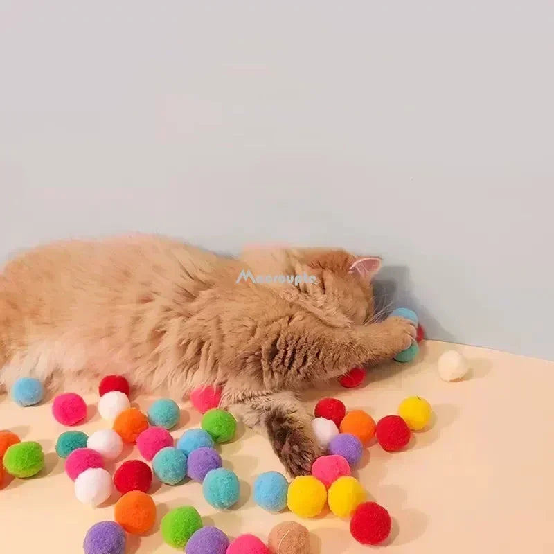 Lanzamiento interactivo, juguetes de entrenamiento para gatos, gatitos creativos, Mini juegos de pompones, pelota de peluche elástica, suministros para gatos, accesorios para mascotas