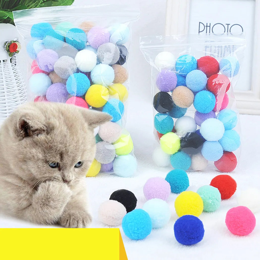 50/100 Uds lindos juguetes divertidos para gatos pelota de felpa elástica pelota de juguete para gatos creativo colorido interactivo gato Pom juguete masticable para gatos