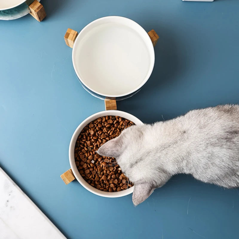 Cuenco de cerámica para gatos de 850ml, comederos de agua dobles para comida para mascotas, cuencos para comer y beber con gradiente para perros con soporte de madera