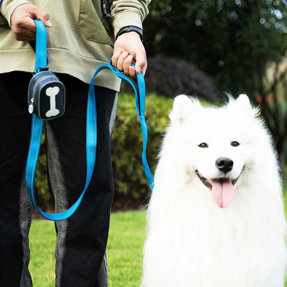 Soporte para caca de perro, dispensador de excrementos de mascotas para correa, bolsa pequeña con cremallera, Clip de mosquetón para cinturón, accesorios de apertura en forma de hueso