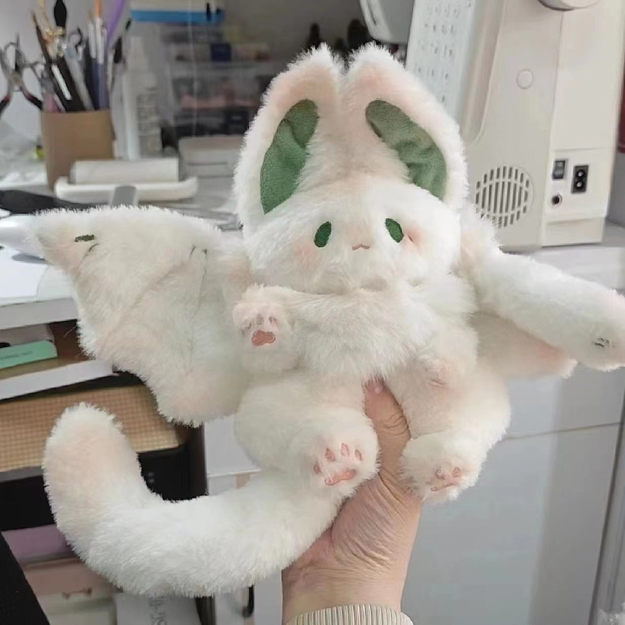 Poupée en peluche lapin volant