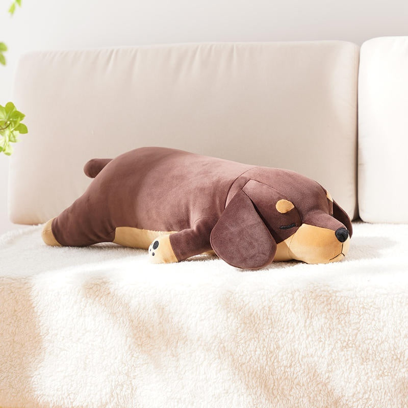 Jouet en peluche en forme de chien saucisse