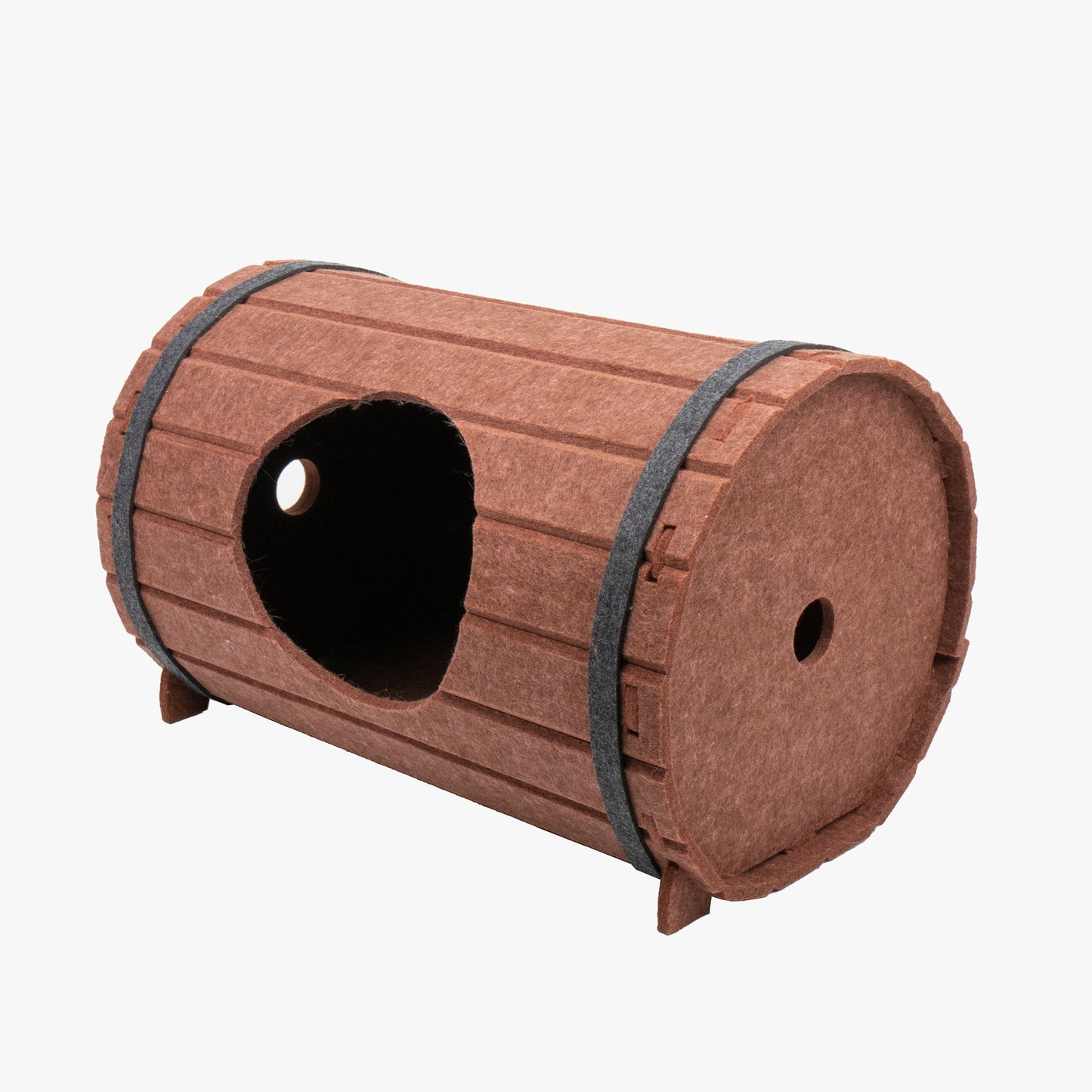 Cama para mascotas con tablero de fieltro y barril de vino ensamblado