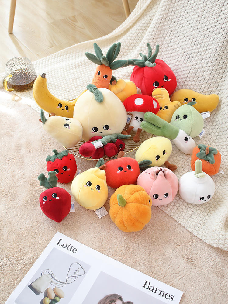 Muñeco de peluche de frutas y verduras