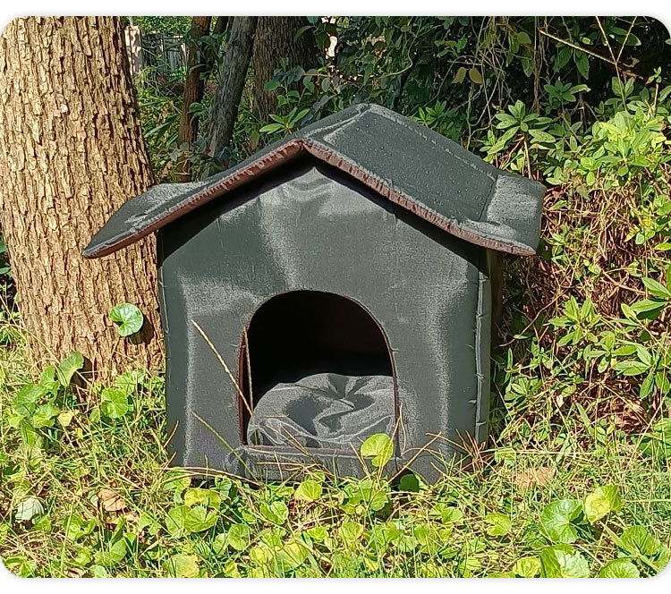 Refugio impermeable al aire libre para gatos callejeros