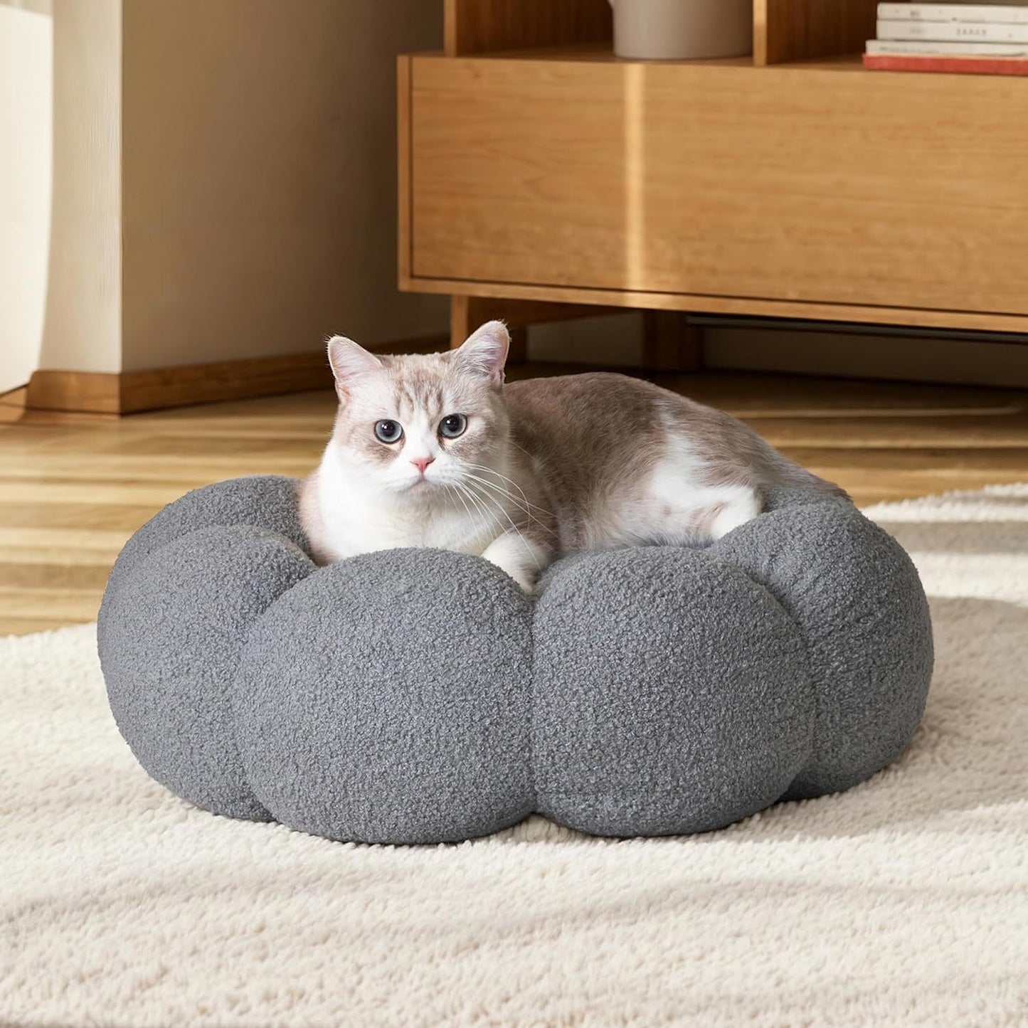 Camas calmantes para gatos para gatos de interior Cama para perros y gatos con flores esponjosas en peluche Sherpa Round Donut Cuddler Cama para cachorros Cama antideslizante lavable a máquina