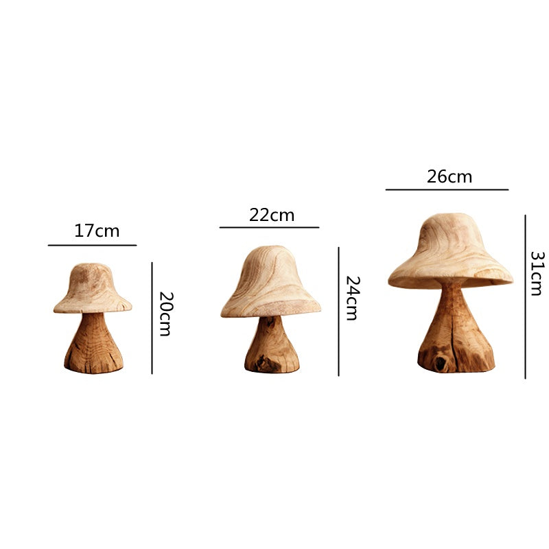 Ornements de champignons en bois dans la cour du jardin